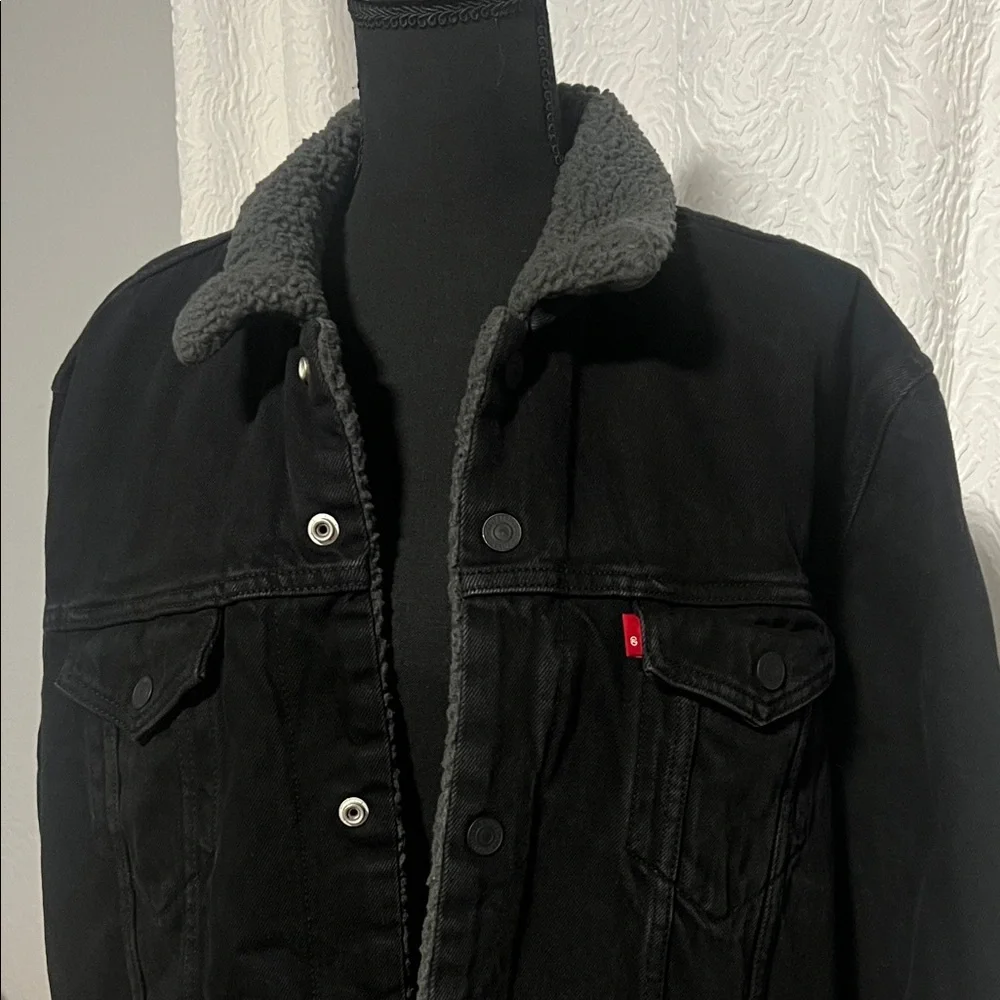 Men's Levi’s Black Denim Jacket - Picture 2 of 9